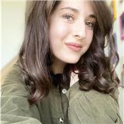 Studentessa universitaria di lingue disponibile ad aiutare e migliorare la conoscenza della lingua inglese